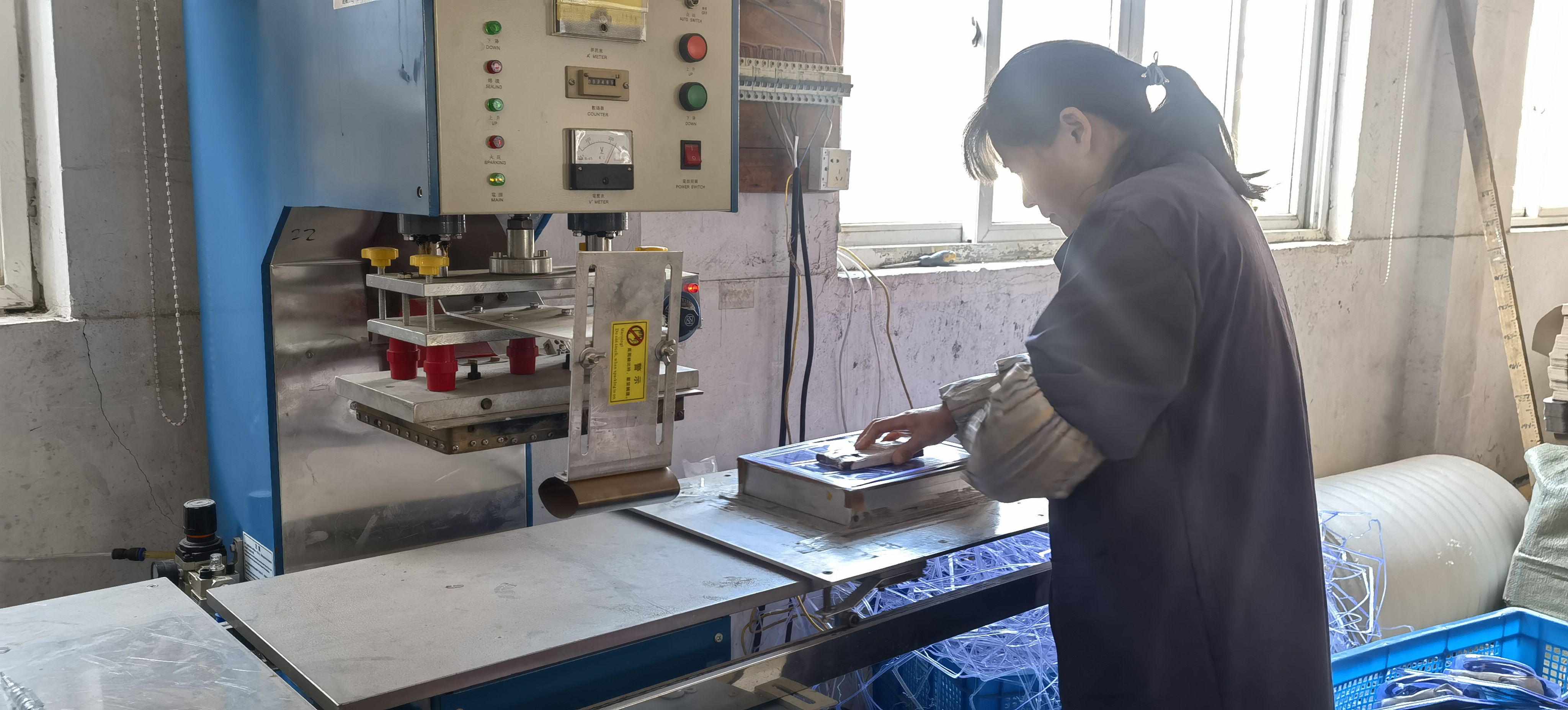 We are equipped with modern production facilities and a strict quality management system, focusing on the R&D and manufacturing of automotive tire tools. With a professional team and rich industry experience, we continuously provide high-quality and reliable products and services to customers worldwide, earning broad recognition and trust.